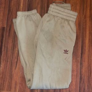 Adidas sweatpants size small